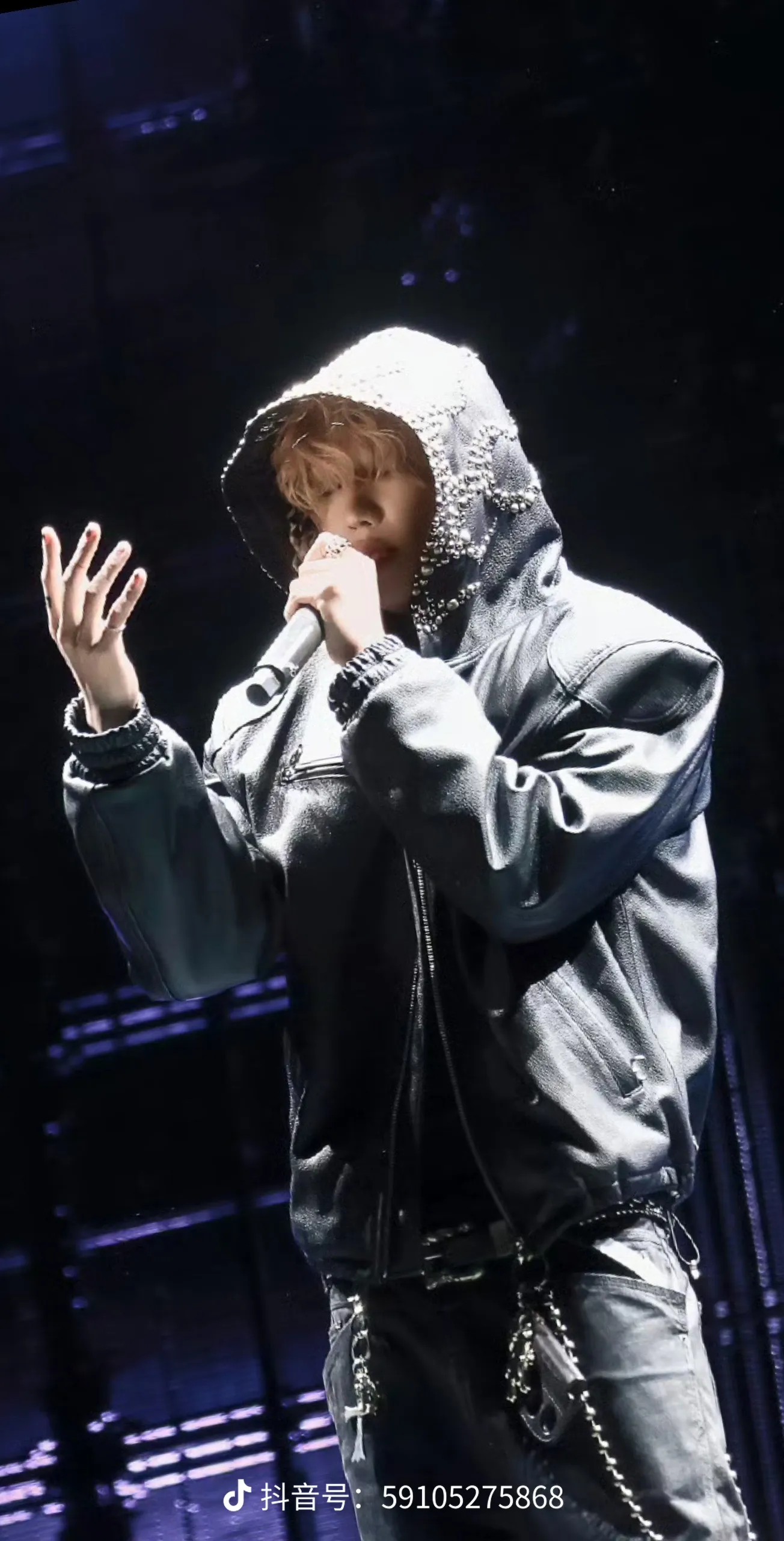 Today's most popular wallpaper in the The 8 (SEVENTEEN) community