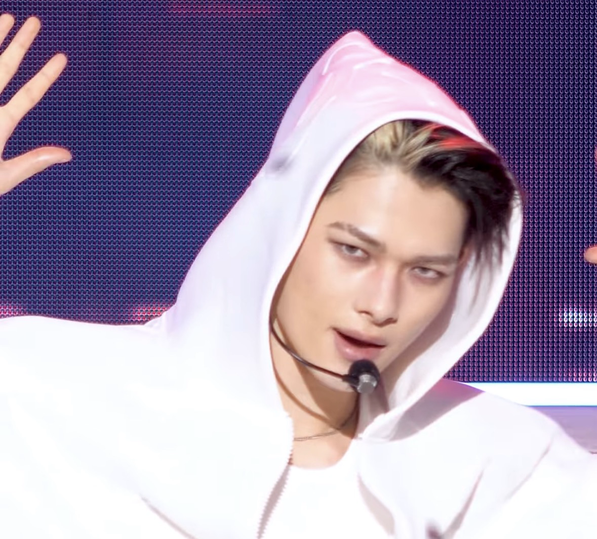 NI-KI (ENHYPEN)的最新照片