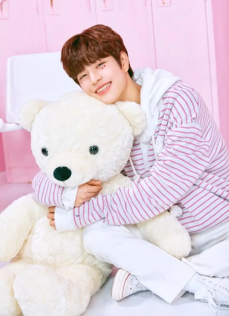 Behind-the-scenes cut of Seungmin (Stray Kids)