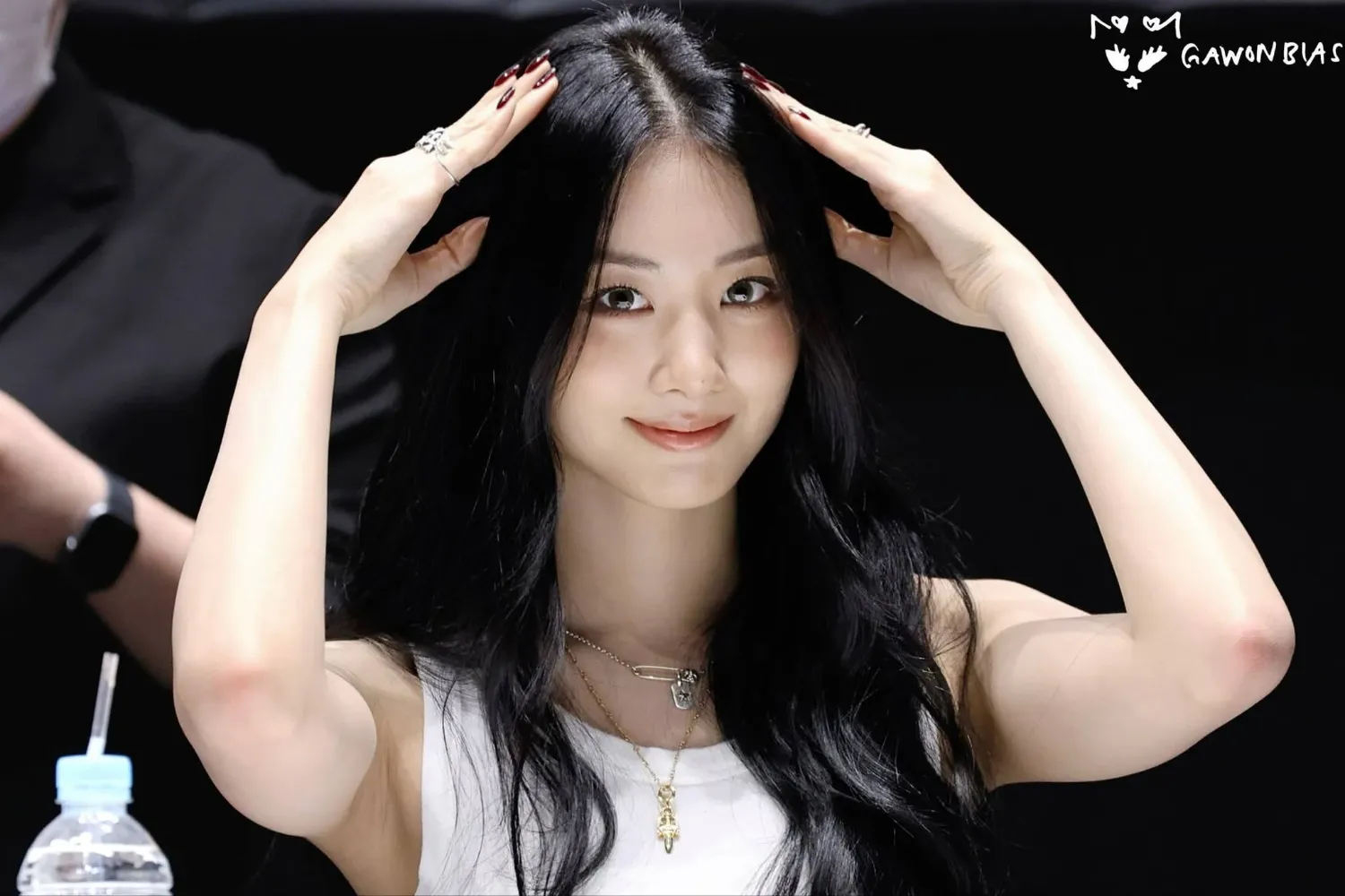 Gawon (MEOVV)的最新照片