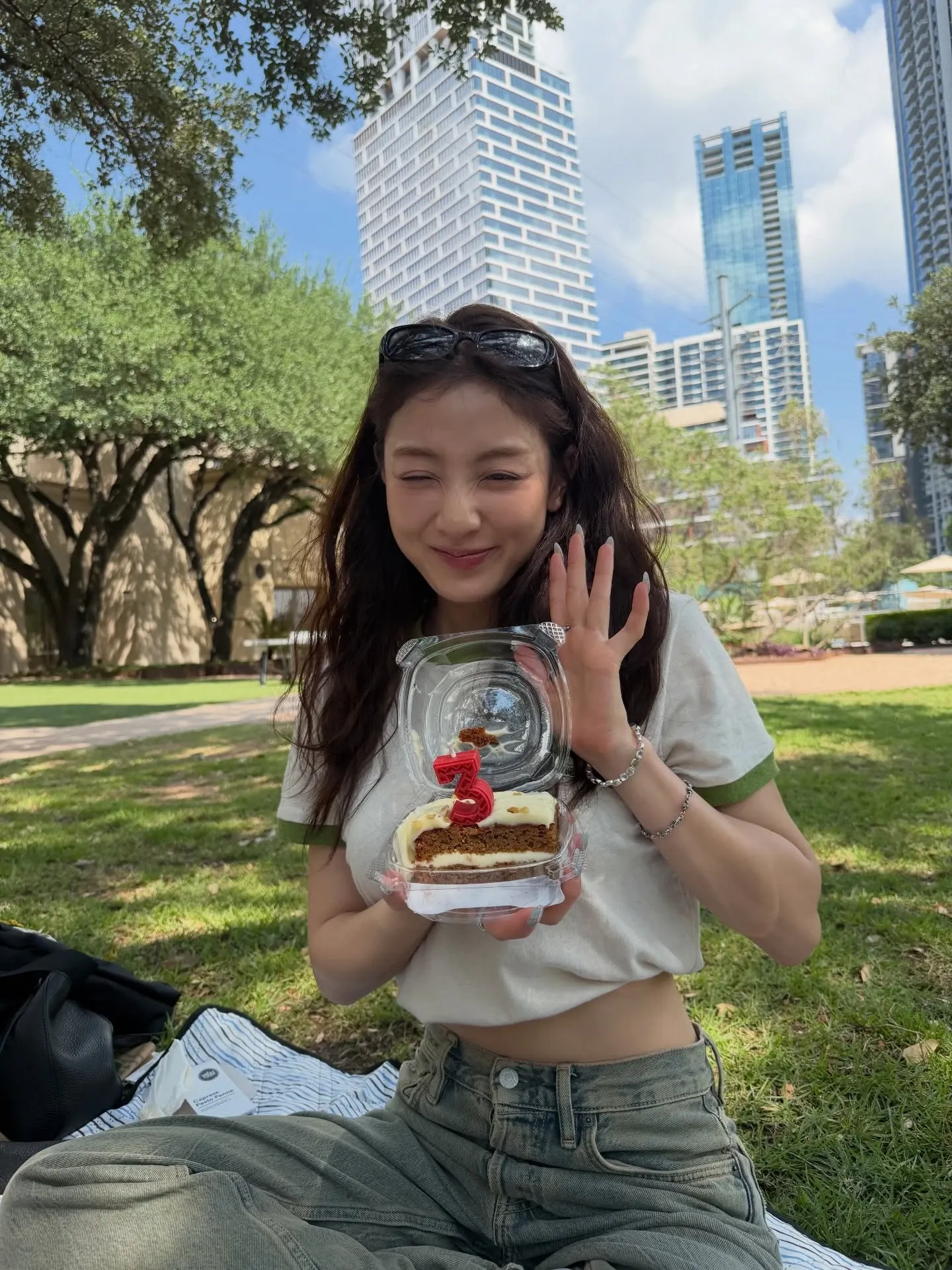 Behind-the-scenes cut of Jihyo (TWICE)