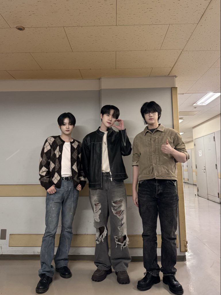 위아이의 비하인드 컷