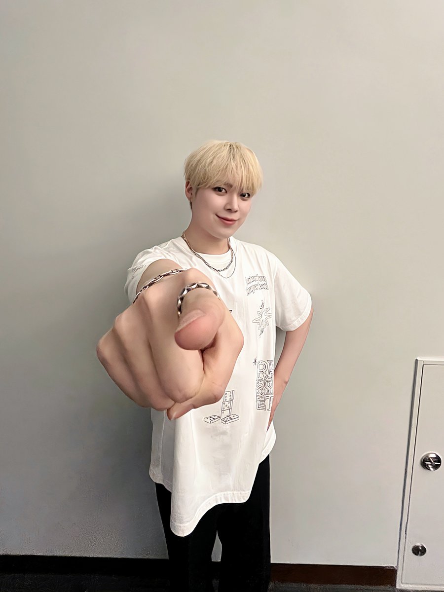 Recent activity shot of VERIVERY