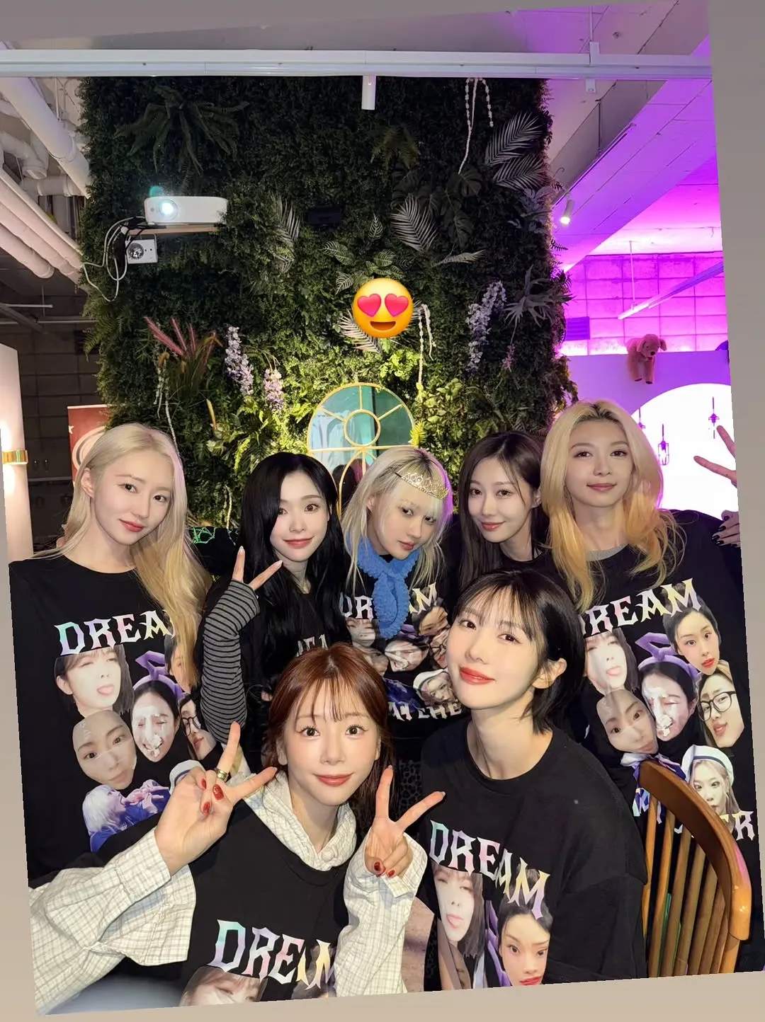 A moment captured by DREAMCATCHER's fan