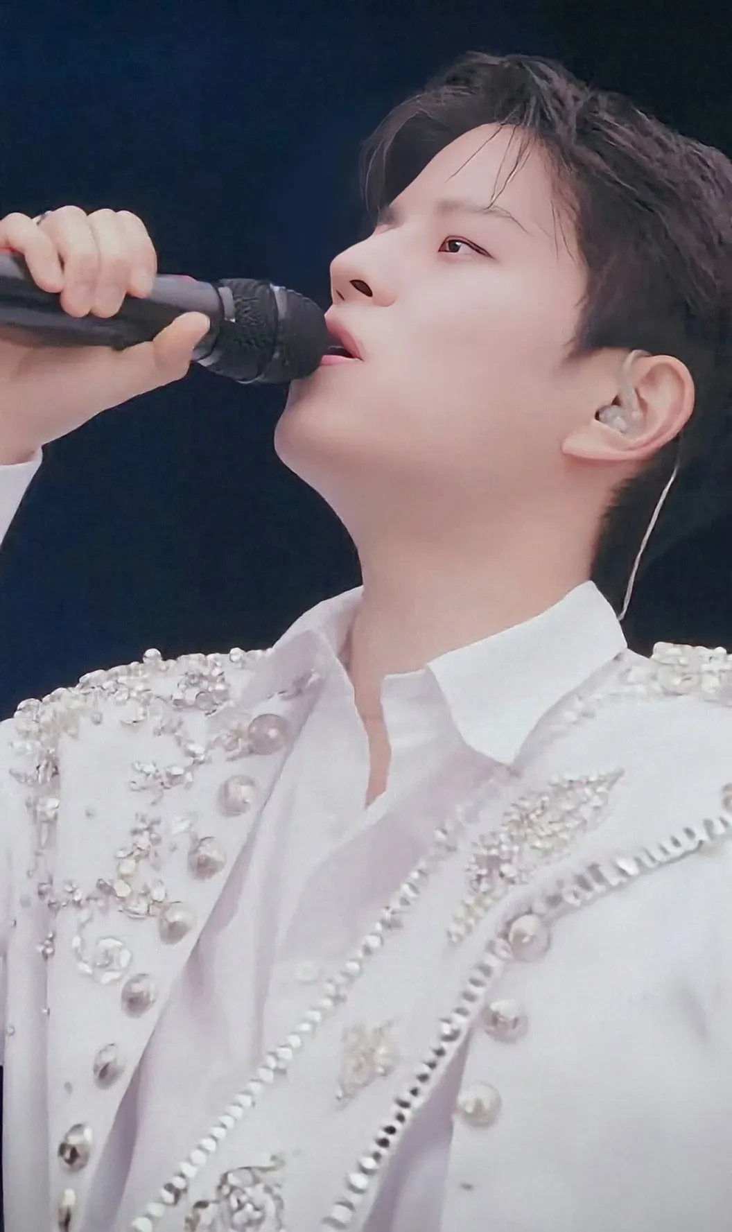 Today's most popular wallpaper in the Seungmin (Stray Kids) community