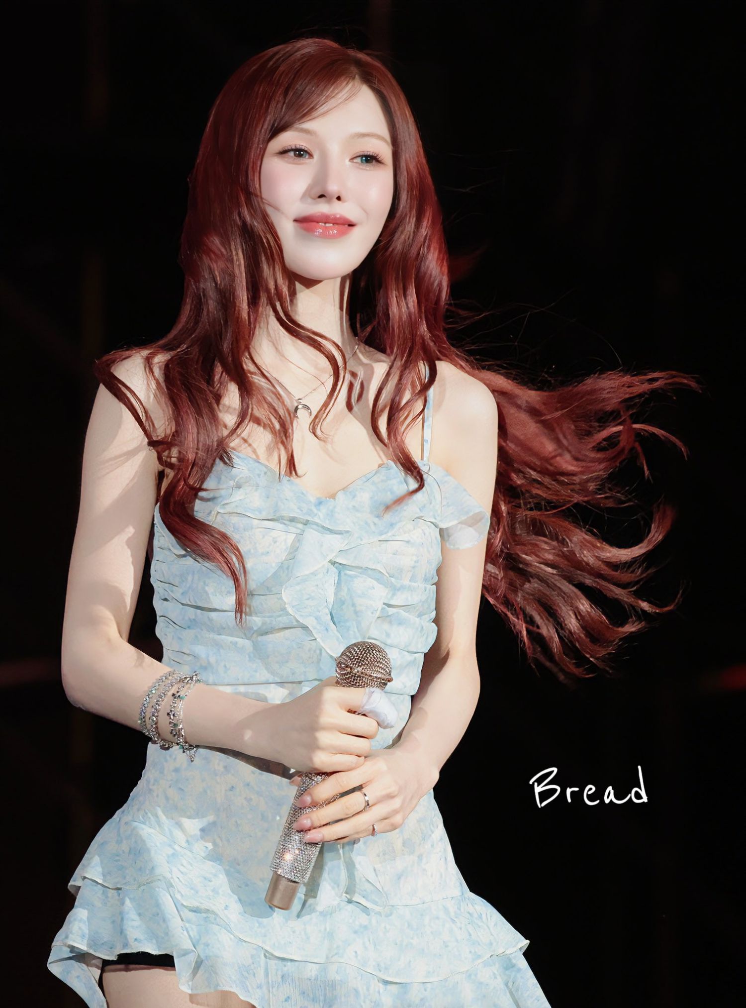 Behind-the-scenes cut of Wendy (Red Velvet)