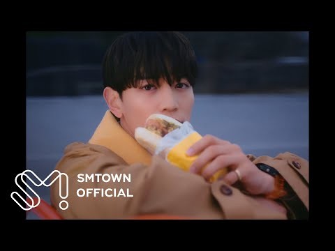 A moment captured by Minho (SHINee)'s fan