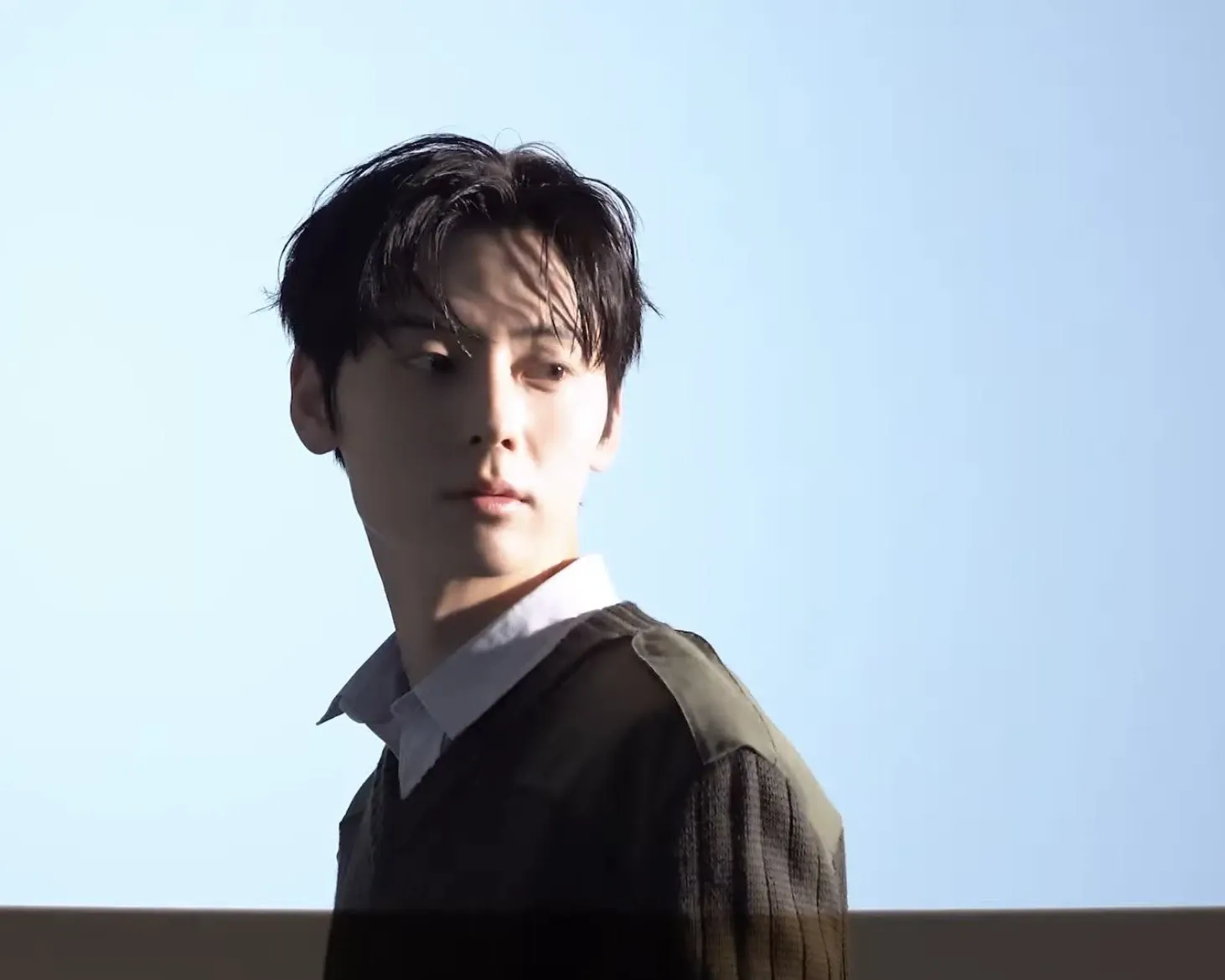 황민현의 비하인드 컷