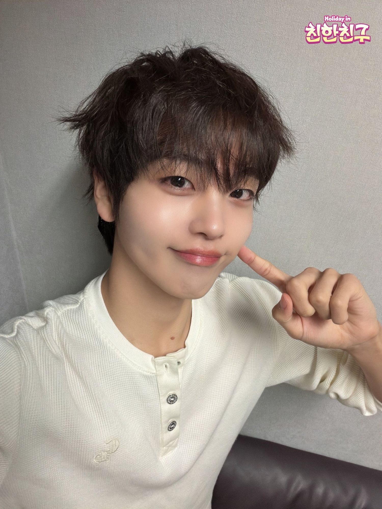 Behind-the-scenes cut of Hyeongjun (CRAVITY)