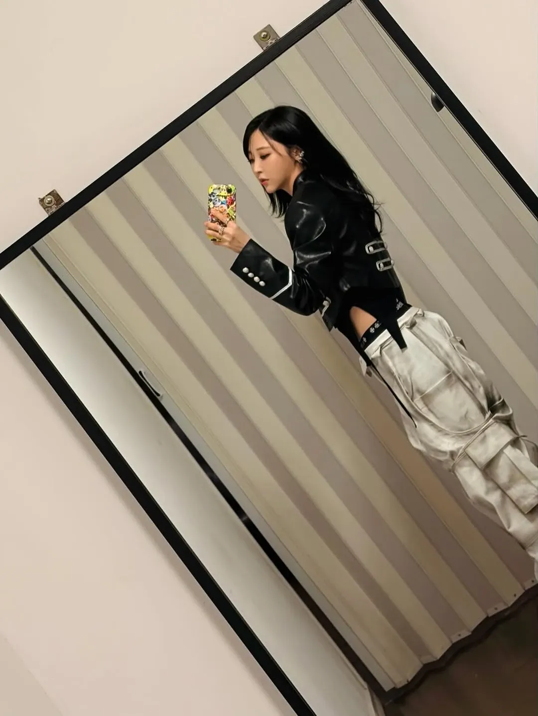Recent activity shot of Moonbyul (MAMAMOO)