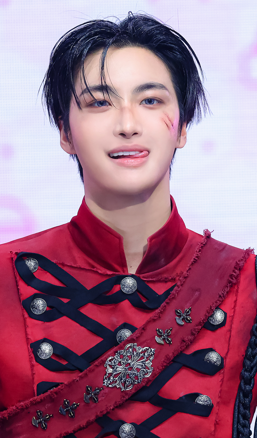 Behind-the-scenes cut of Seonghwa (ATEEZ)