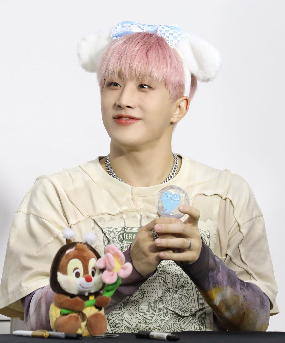 Latest photo of Jinjin (ASTRO)