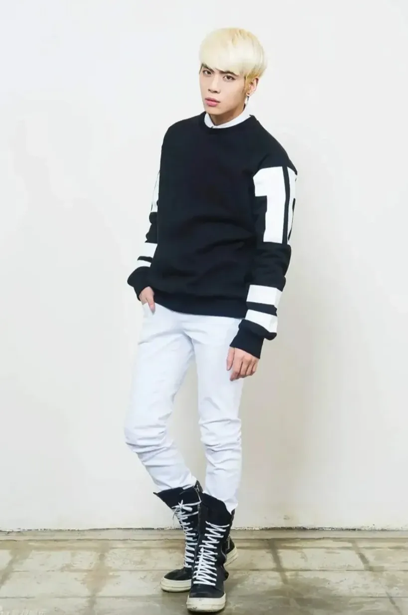 Behind-the-scenes cut of Jonghyun (SHINee)