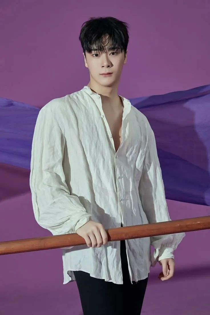 Behind-the-scenes cut of Moonbin (ASTRO)