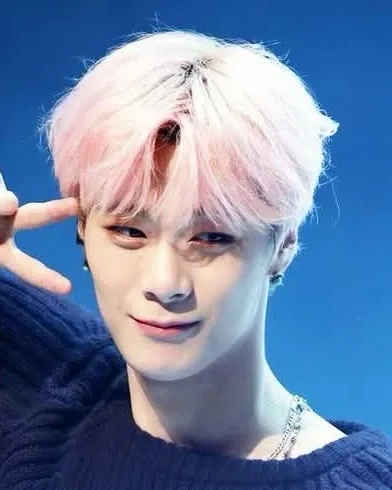 Behind-the-scenes cut of Moonbin (ASTRO)
