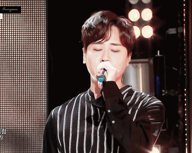 A moment captured by SHINHWA's fan