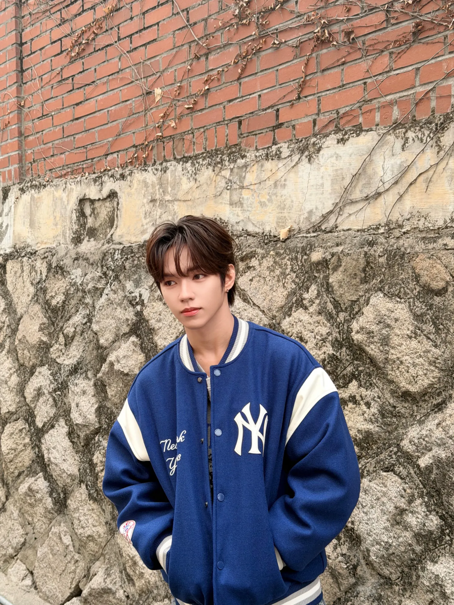 Recent activity shot of JL (AHOF)