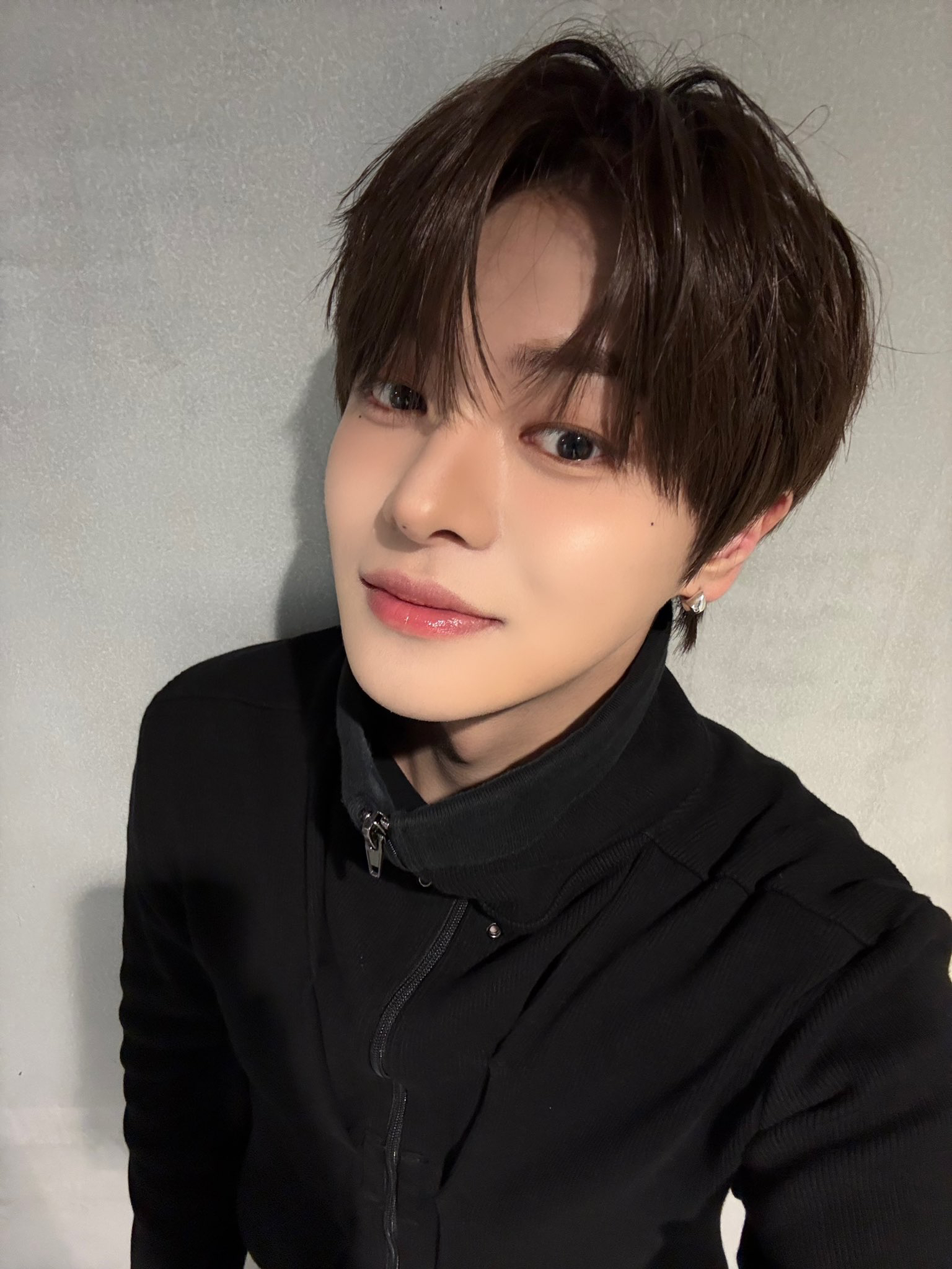 A moment captured by Lee Leo (ALPHA DRIVE ONE)'s fan