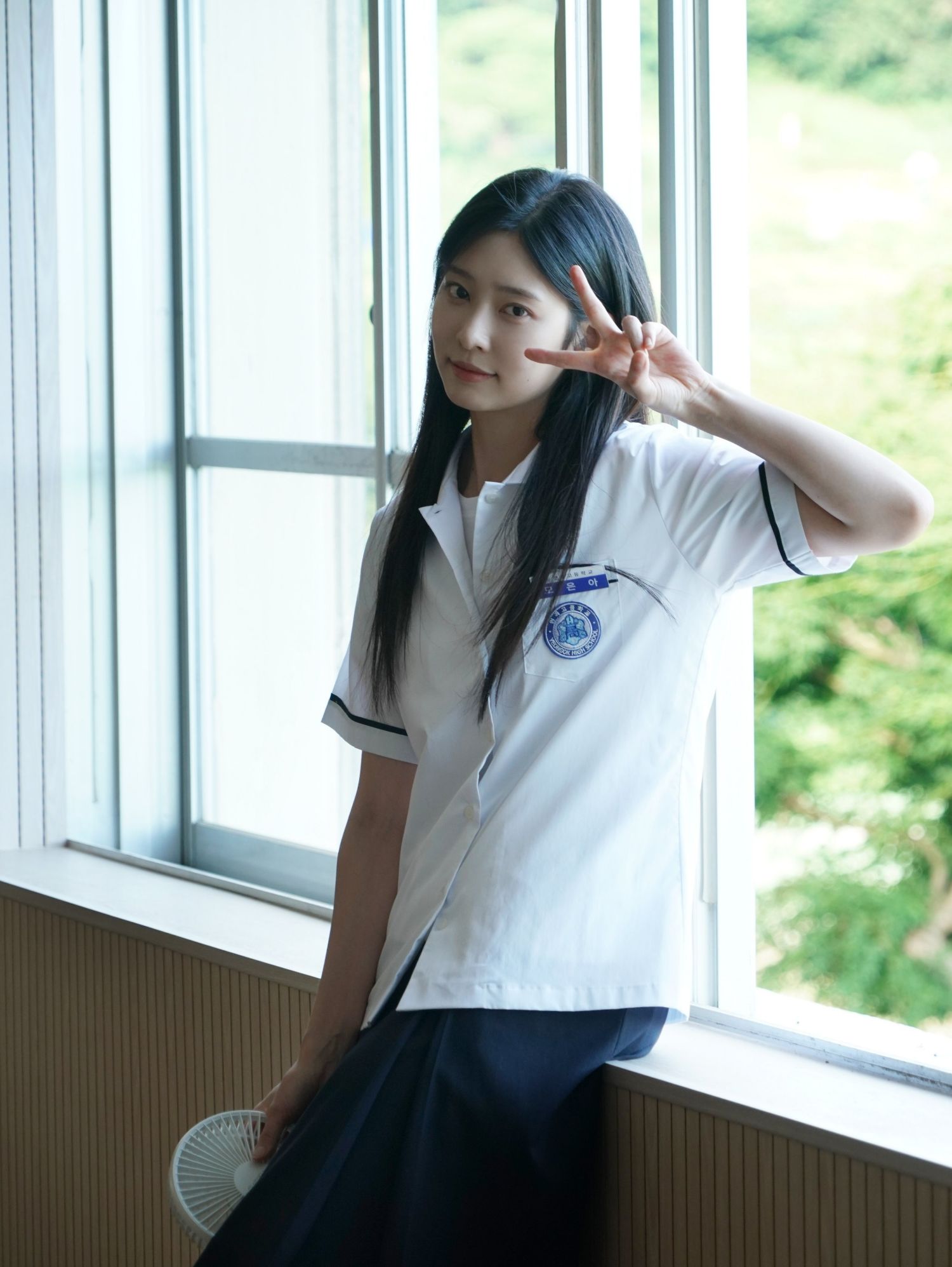 Behind-the-scenes cut of Kim Minju