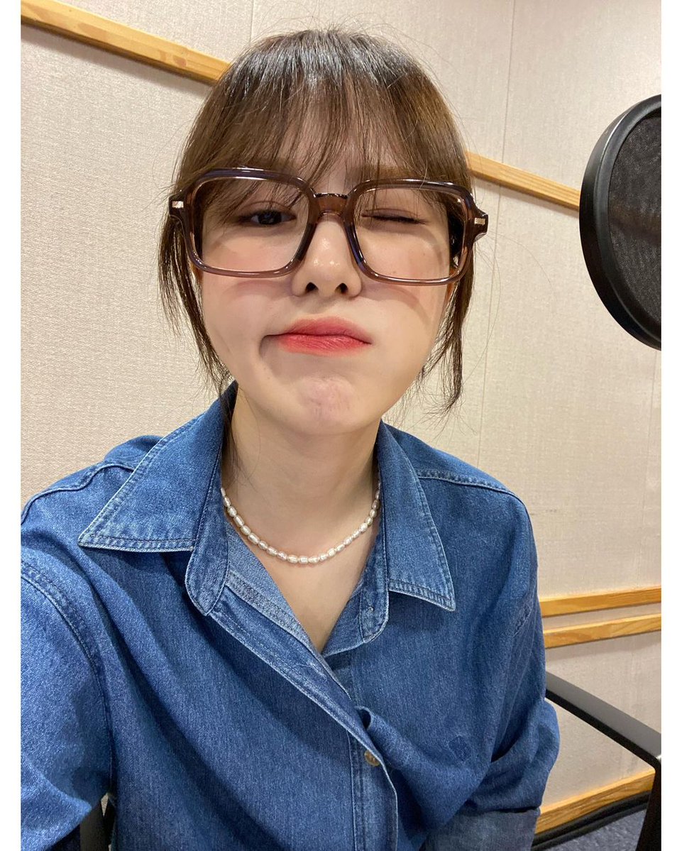 Behind-the-scenes cut of Wendy (Red Velvet)