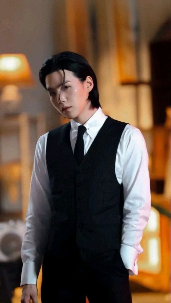 Fandom-recommended wallpaper image of SUGA (BTS)