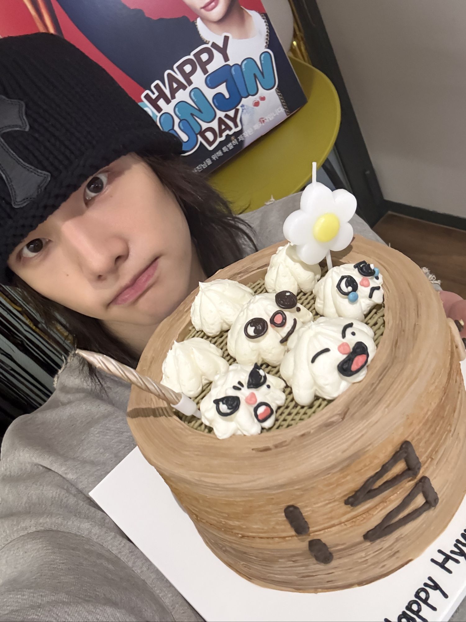 Behind-the-scenes cut of Hyunjin (Stray Kids)