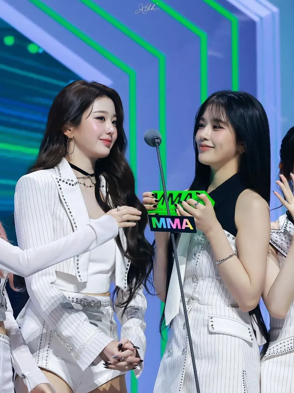 안유진 (IVE)의 비하인드 컷