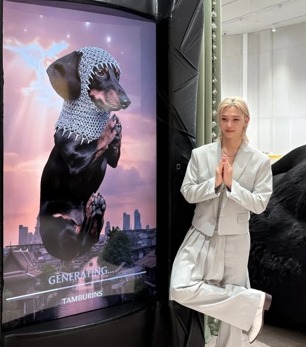 Today’s hot picks from the 필릭스 (Stray Kids) community