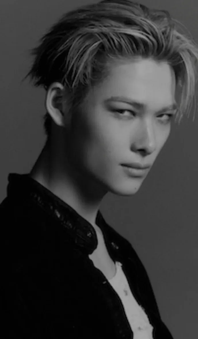 Foto terbaru NI-KI (ENHYPEN)