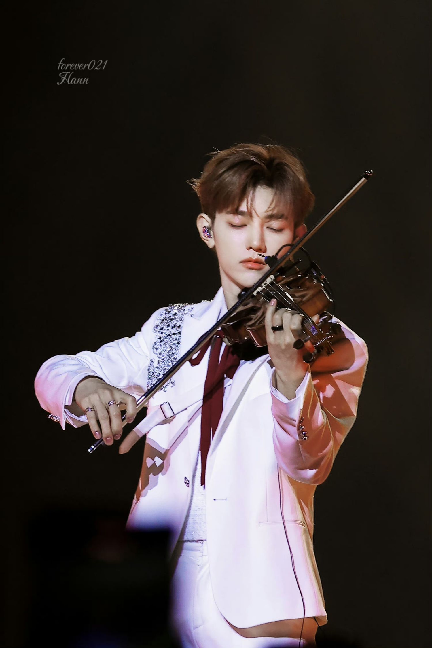 Behind-the-scenes cut of Zhang Hao