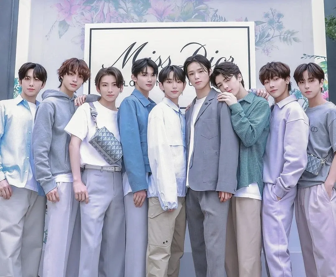 Latest photo of &TEAM