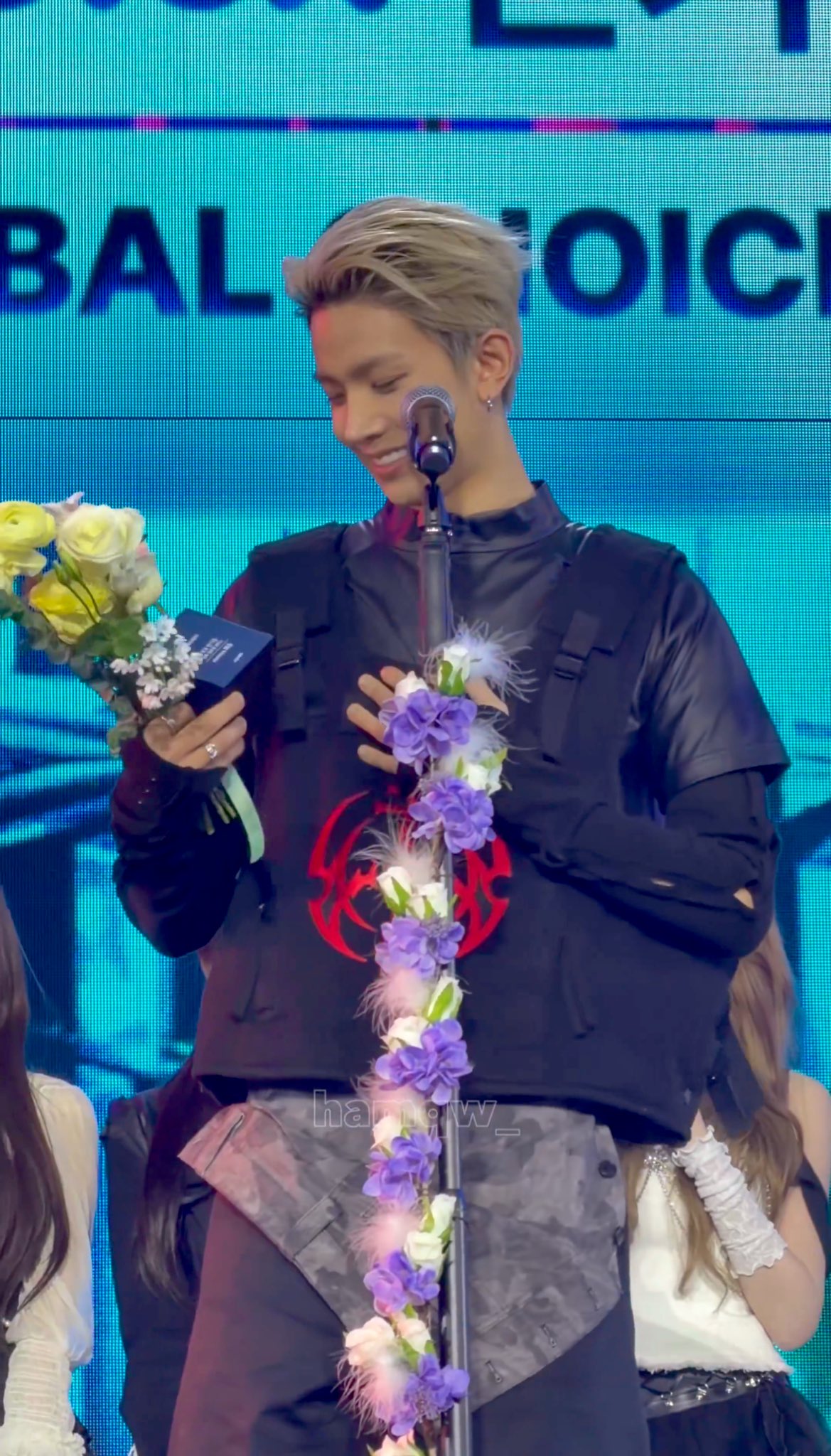 Foto terbaru Heeseung (ENHYPEN)