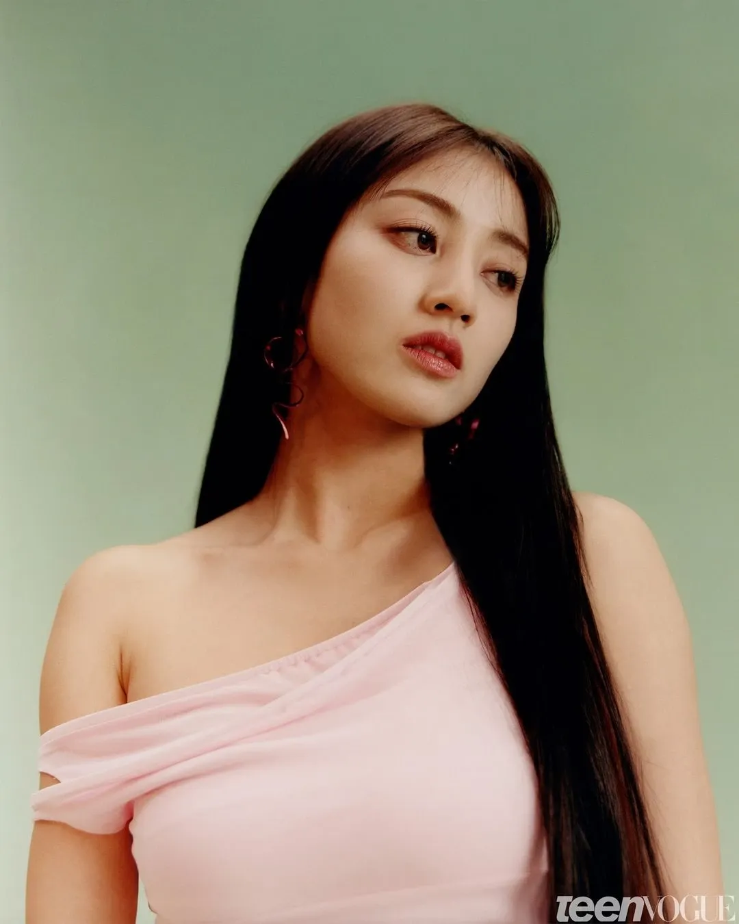 Behind-the-scenes cut of Jihyo (TWICE)