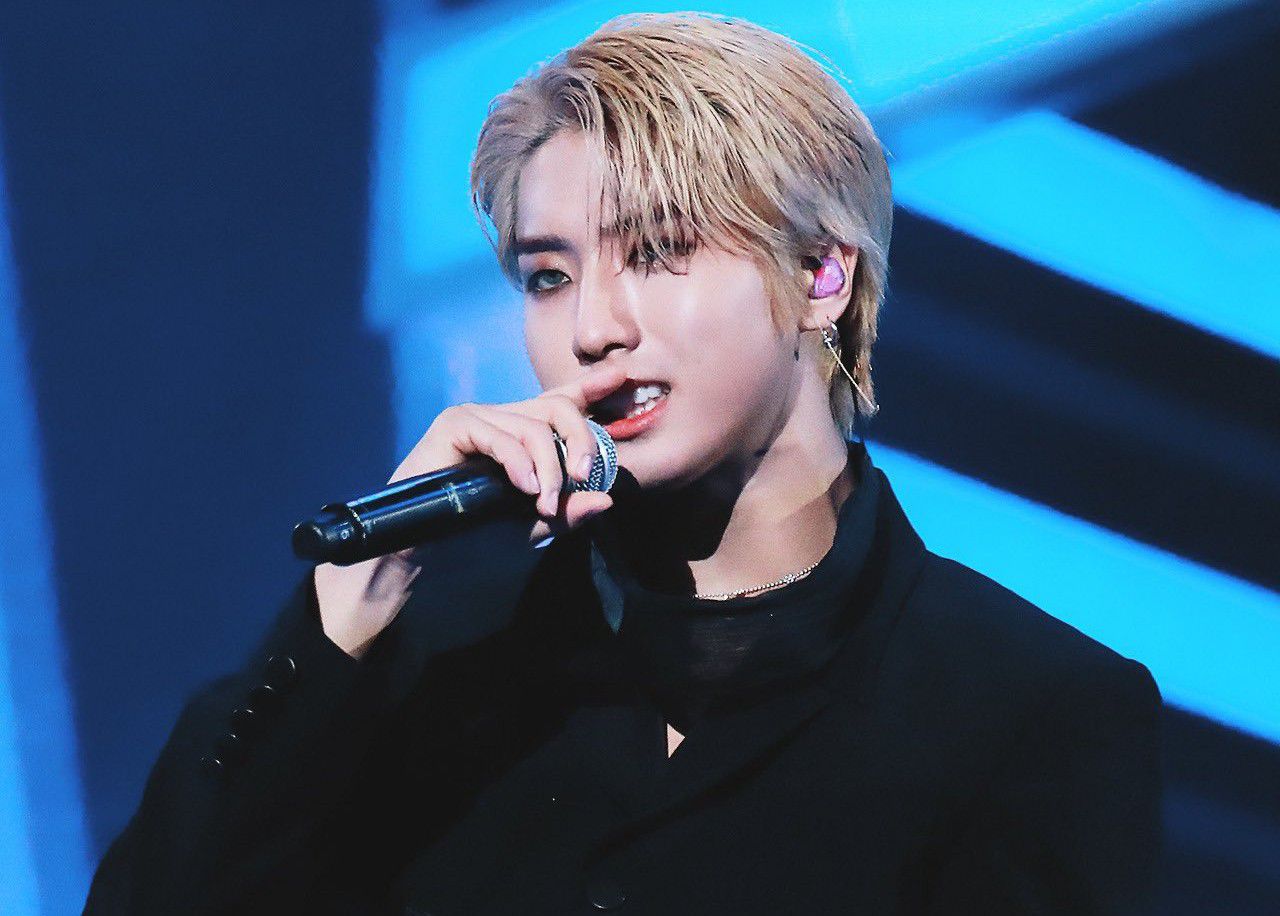 Behind-the-scenes cut of HAN (Stray Kids)