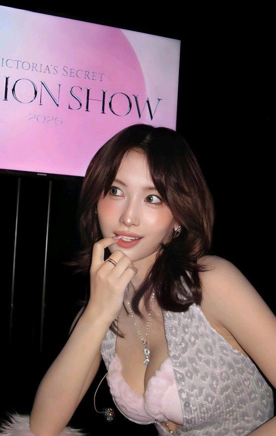 A moment captured by Momo (TWICE)'s fan