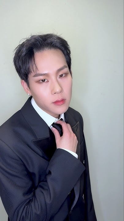 Behind-the-scenes cut of MONSTA X