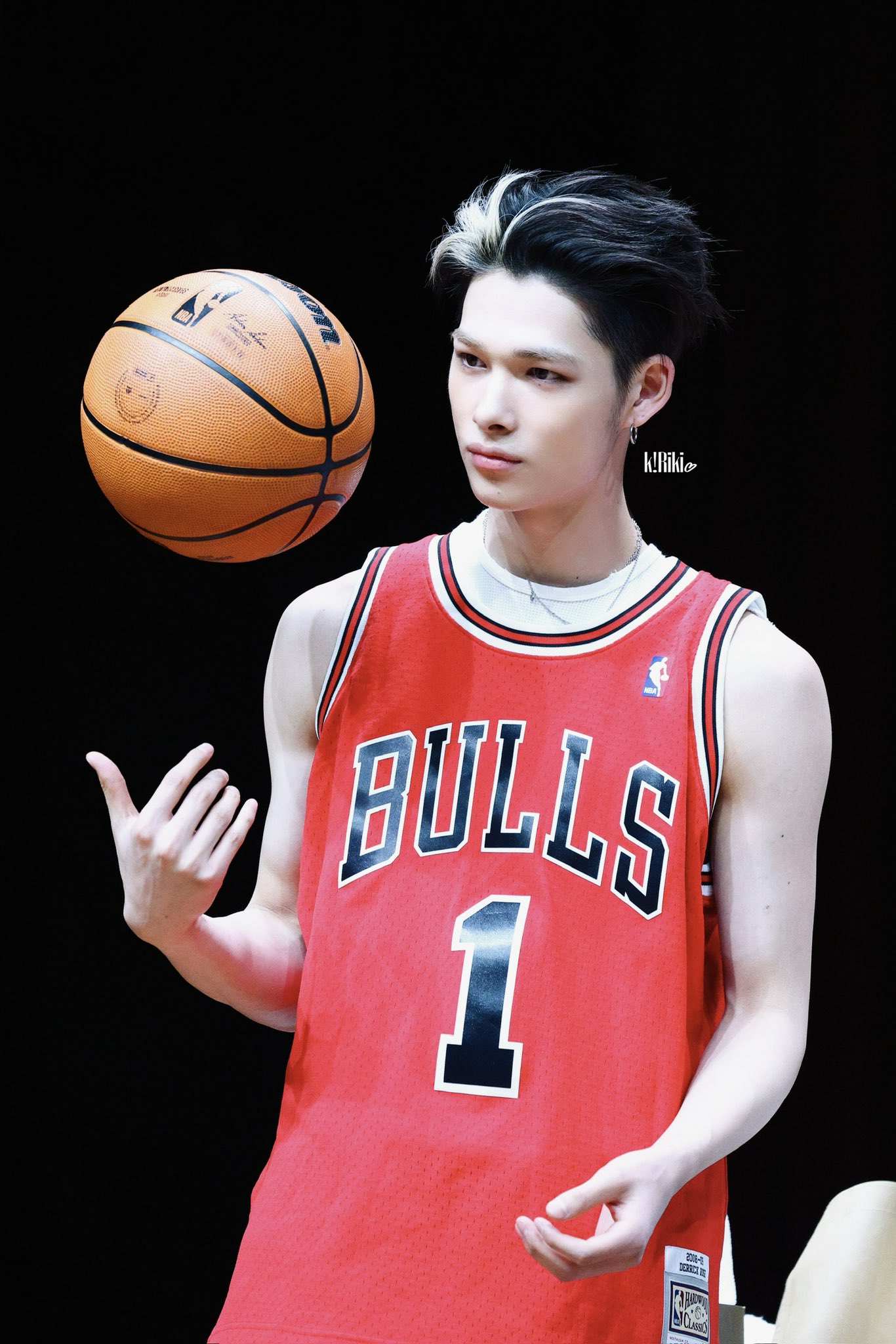 Foto terbaru NI-KI (ENHYPEN)