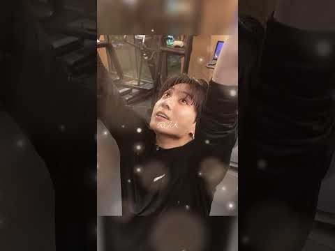 Foto aktivitas terbaru Jungkook (BTS)