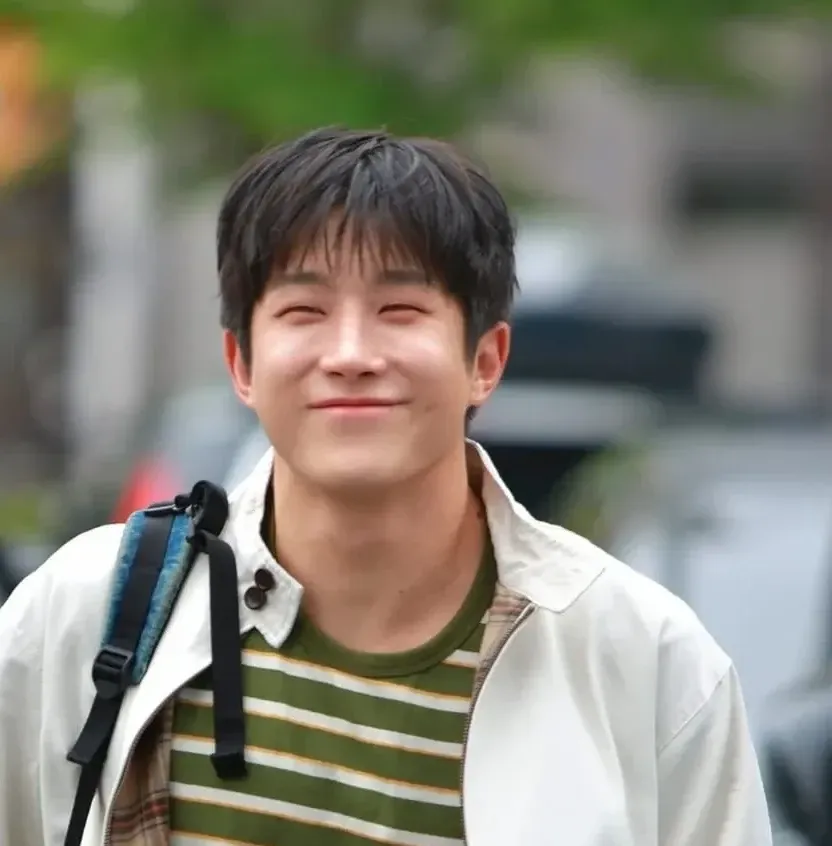 Latest photo of Jinjin (ASTRO)