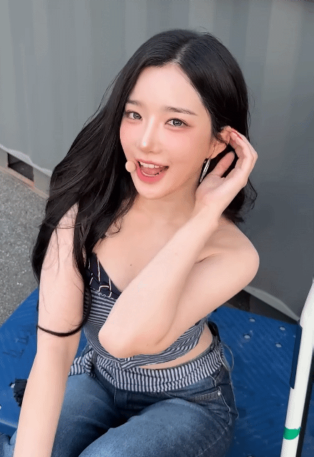 Latest photo of tripleS