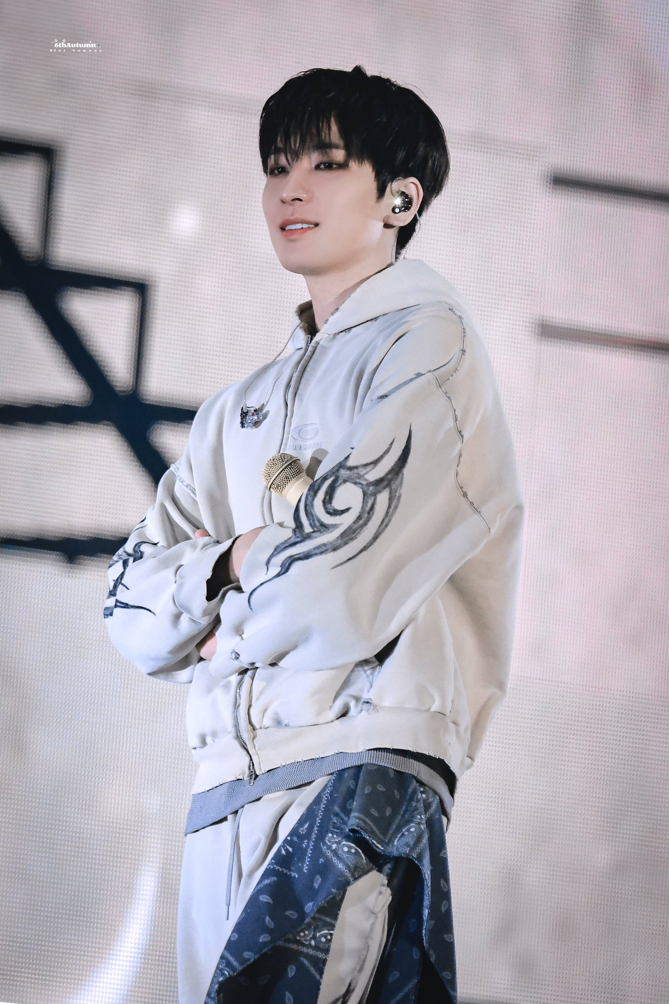 Recent activity shot of Wonwoo (SEVENTEEN)