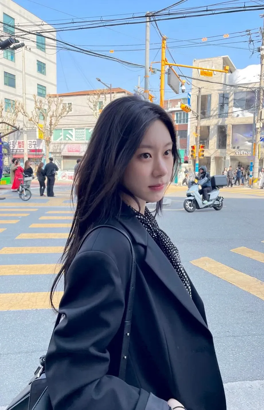 Behind-the-scenes cut of Chaeryeong (ITZY)