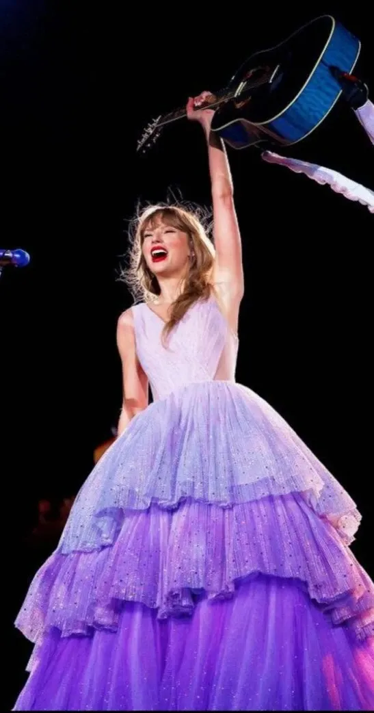 테일러 스위프트의 비하인드 컷