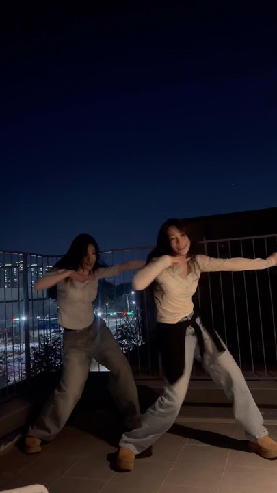 A moment captured by Lee Chaeyeon's fan