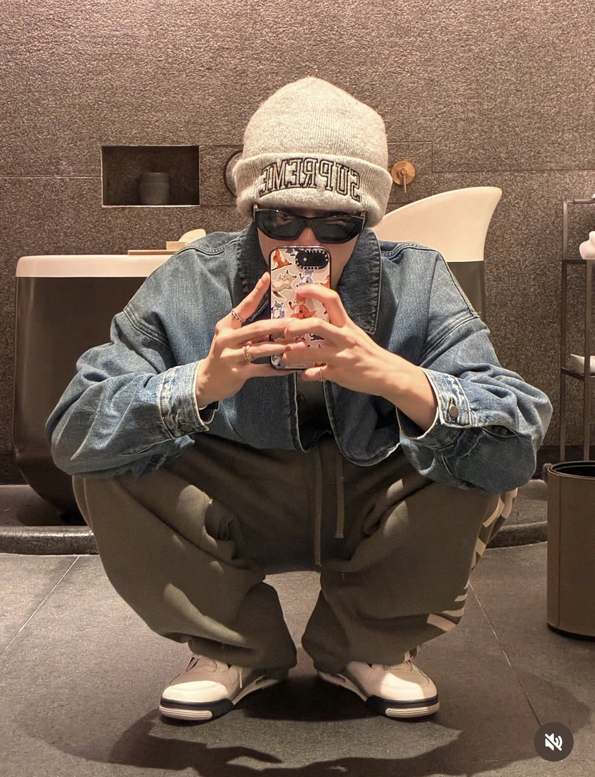 Behind-the-scenes cut of I.N (Stray Kids)