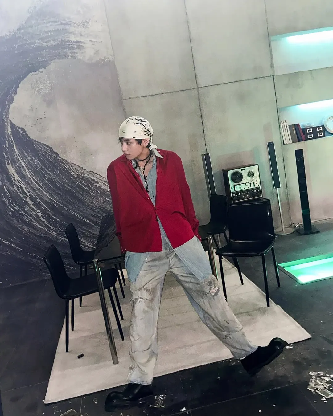 V (BTS)の舞台裏ショット