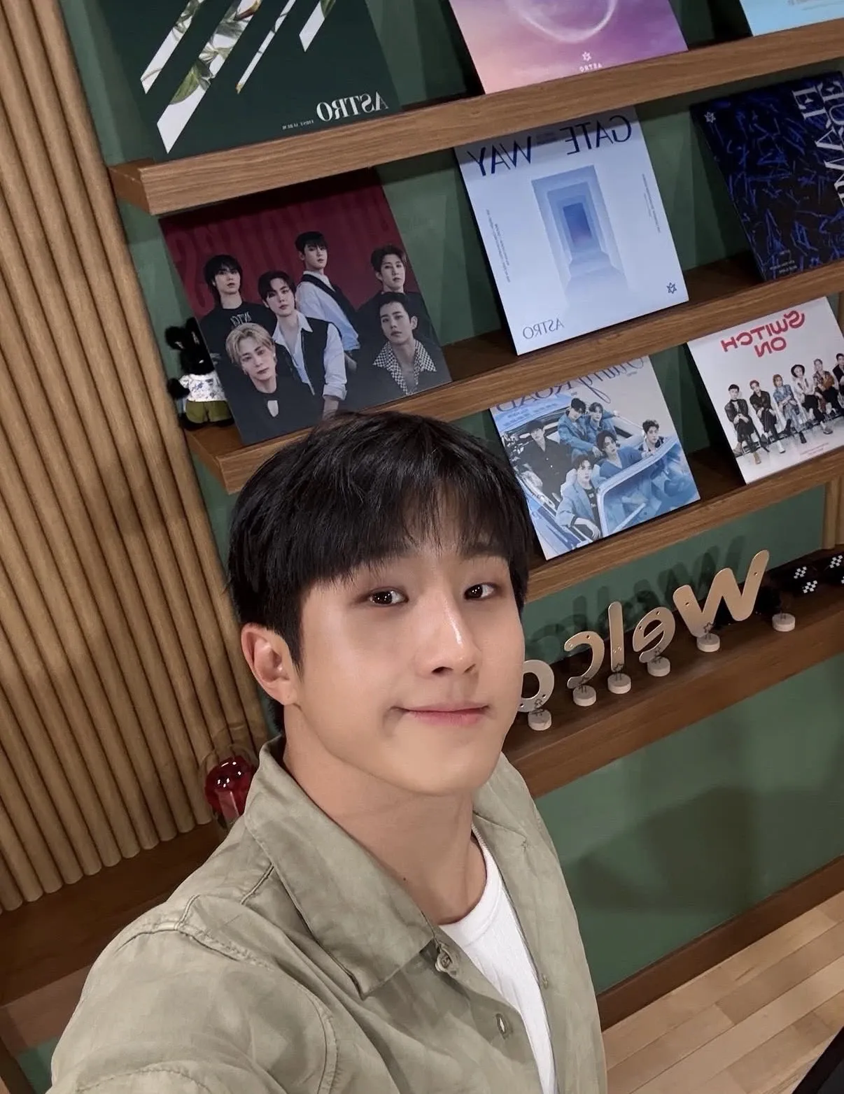 A moment captured by Jinjin (ASTRO)'s fan