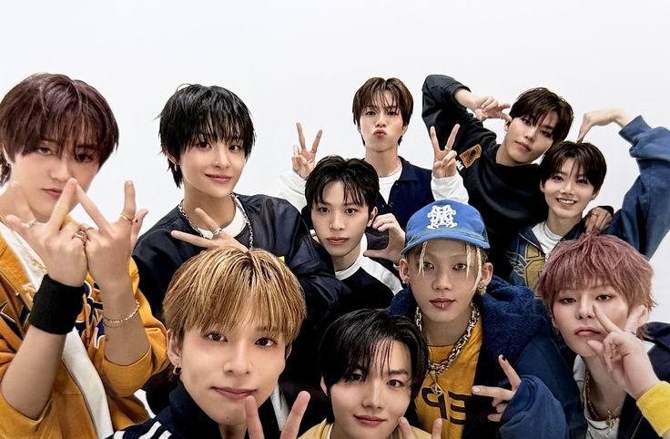 Foto aktivitas terbaru TREASURE