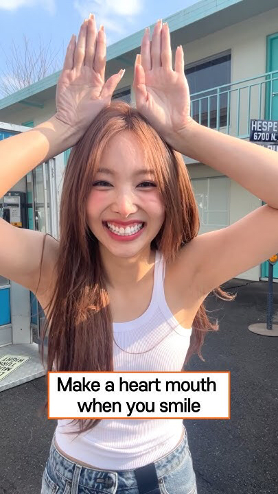 Foto aktivitas terbaru TWICE