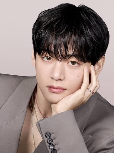 뷔 (방탄소년단)의 최신 사진